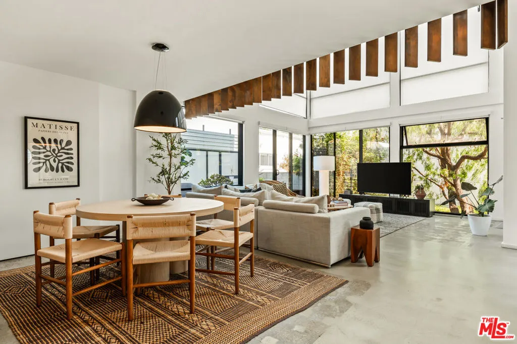 700 Main Street 15, Venice, California 90291 home-pic-1